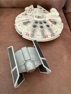 Star Wars Micro Galaxy Squadron Millennium Falcon /Tie Fighter Launch Edition